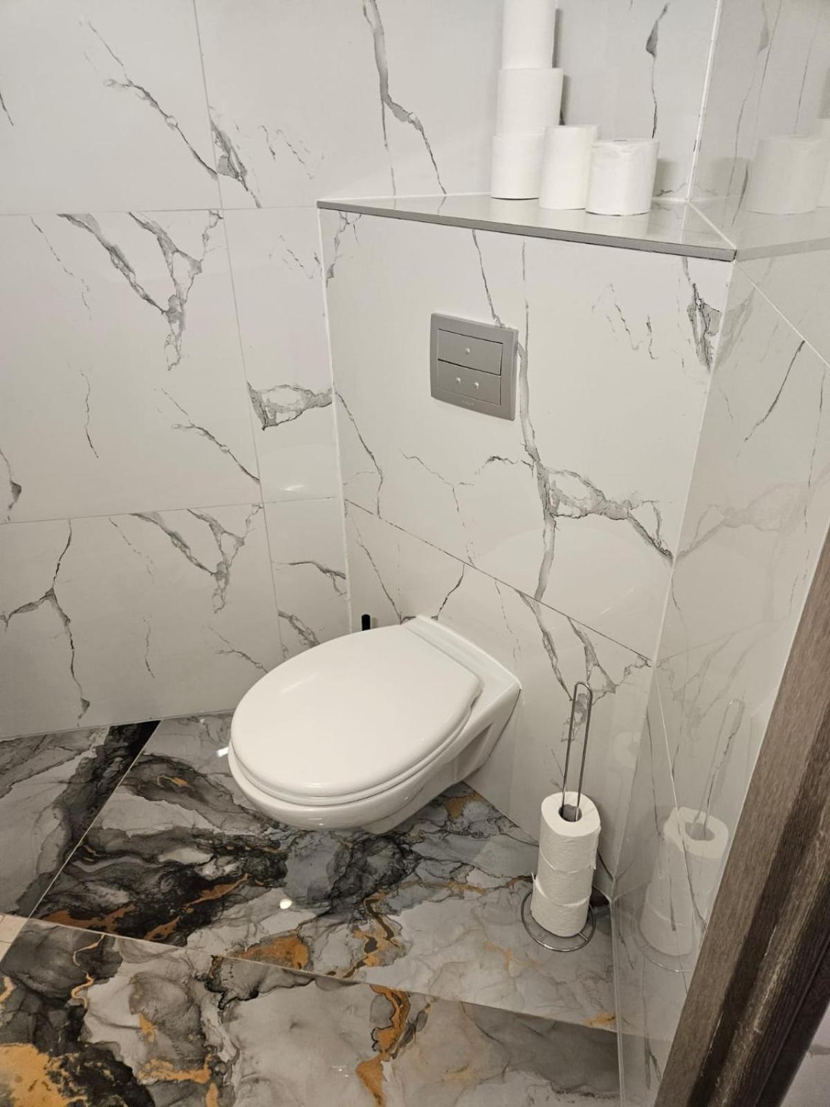 Les Cigognes De Andolsheim Apartman Kültér fotó